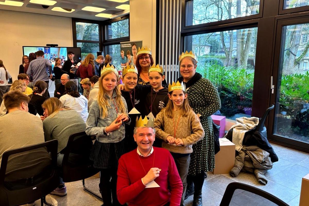 Kinder der GS am Dom beim Empfang im Generalvikariat