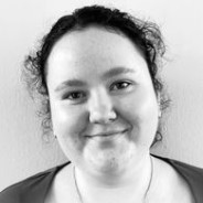 Man sieht die FSJlerin Emily Epifanov.