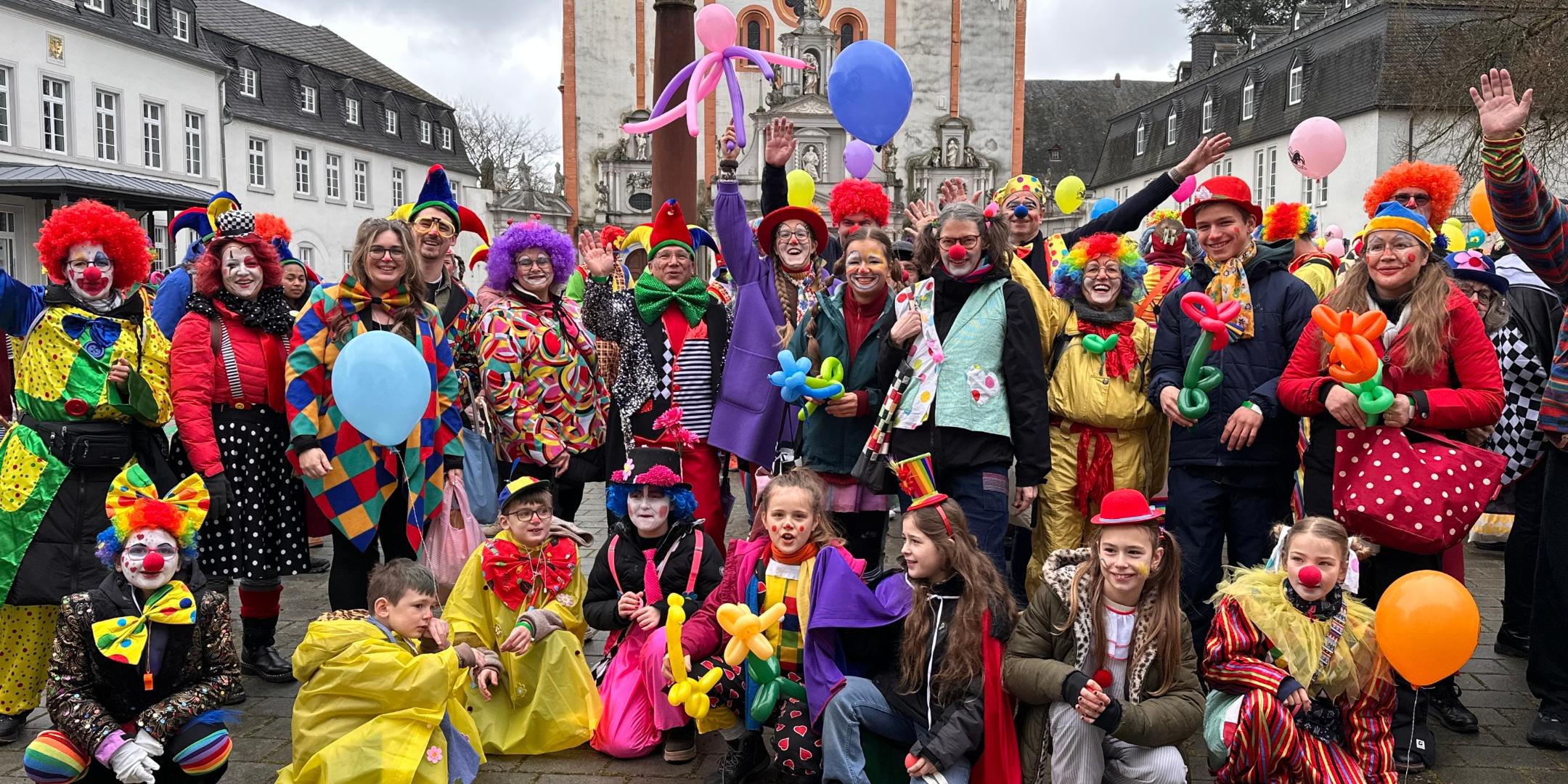Clowns der Grundschule am Dom - Rosenmontag 2026 (c) Heiderich Clowns der Grundschule am Dom - Rosenmontag 2026